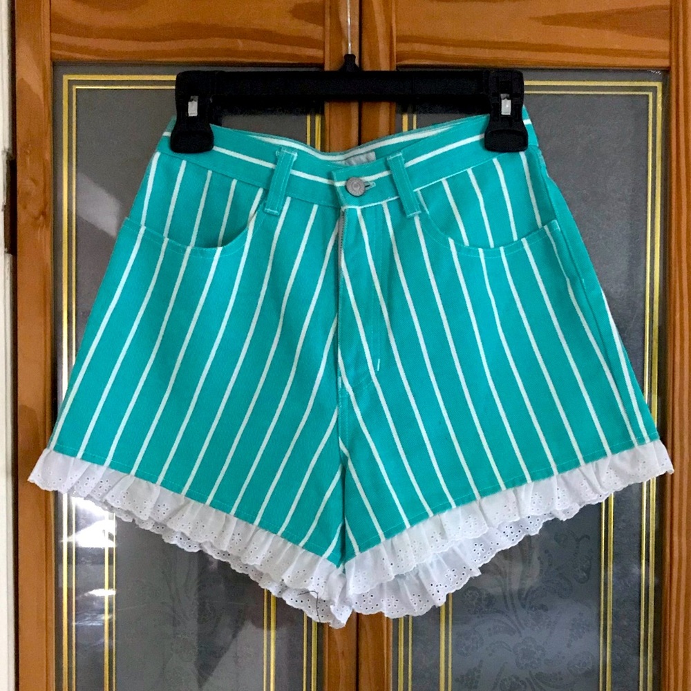 NWOT Pinwheels, High Waisted Pinstripe Shorts, Size 5